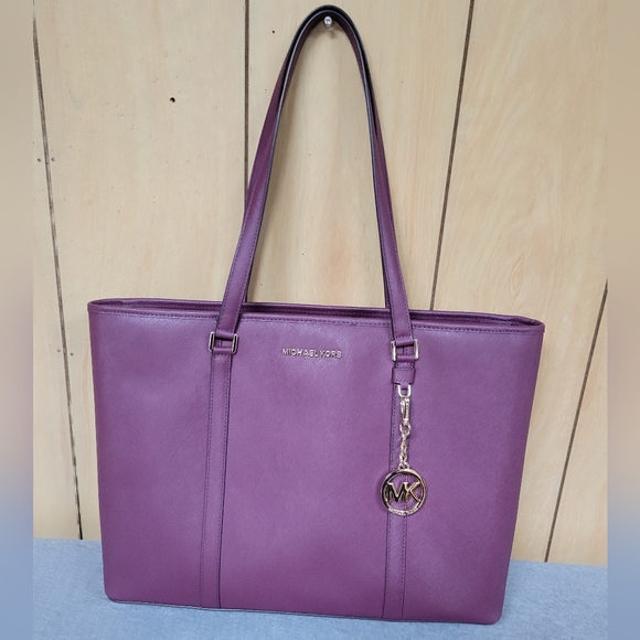 Michael Kors Large Tote and Wallet - Picture 7 of 15